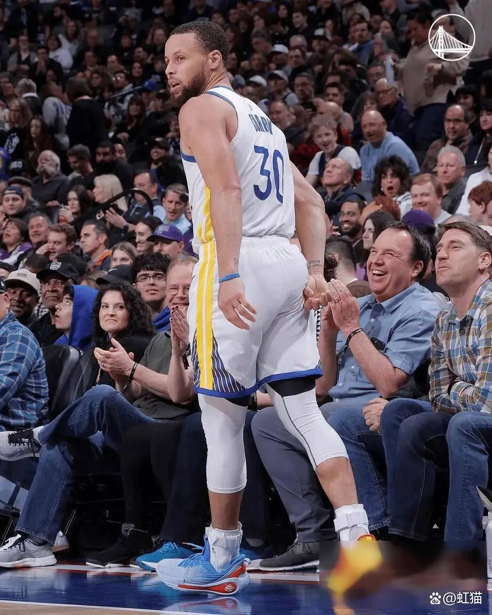 关于库里:不断刷新“远射”纪录,成就篮球新定义!的信息 关于库里:不断刷新“远射”纪录,成就篮球新定义!的信息