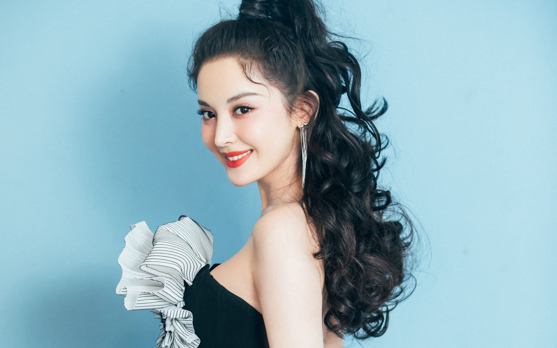 赛事志愿者招募火热进行，志愿服务提升体验，赛场志愿者服务