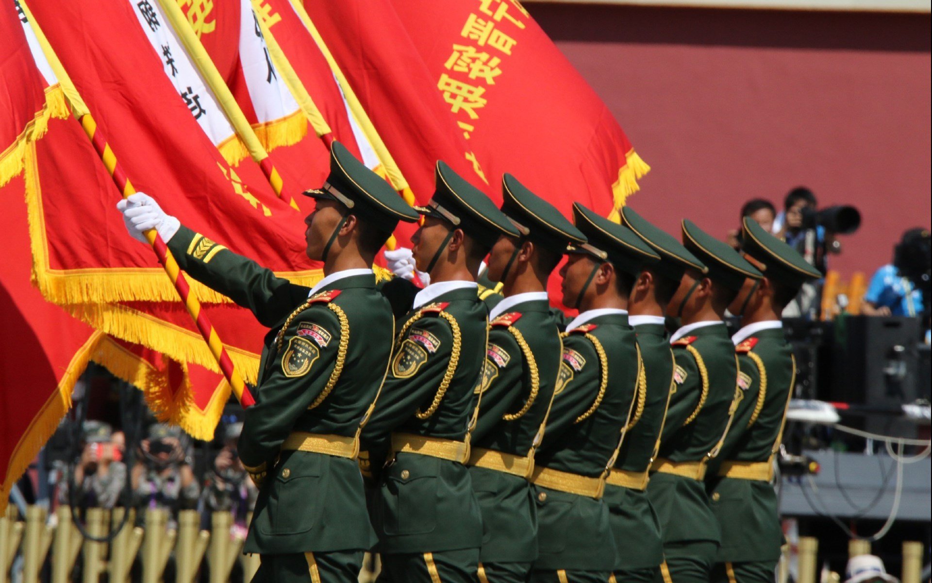 AYX体育官网-巴塞罗那主场再遭惨败，坐稳小组垫底，巴塞罗那主场容量