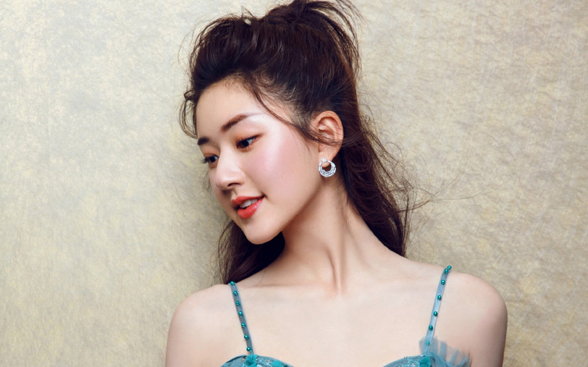 爱游戏中国官方登录入口网站-尤文图斯前场压迫制造连续机会，尤文图斯 主场