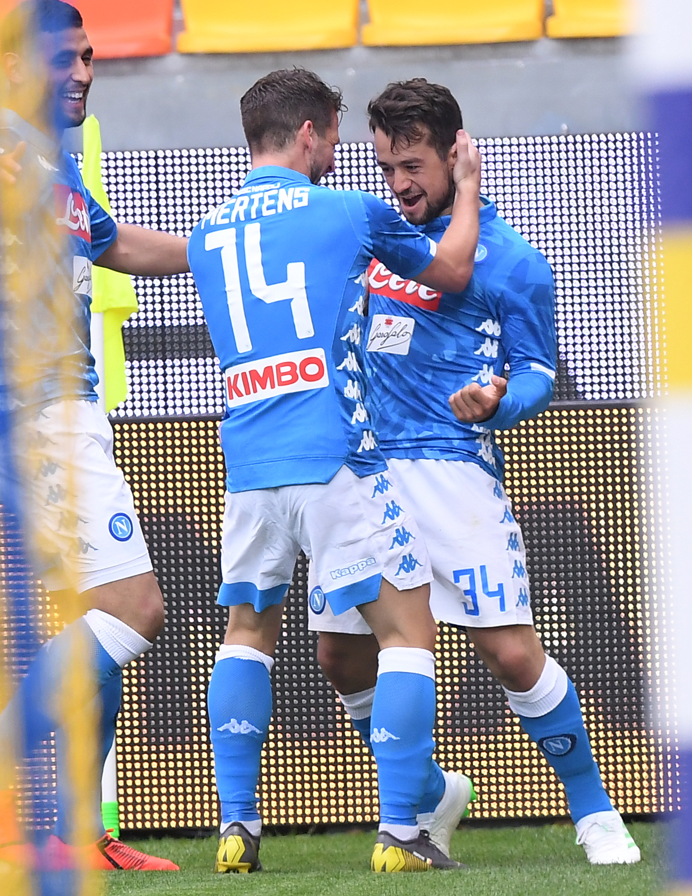 爱游戏体育：意甲弗罗西诺内的进攻风格备受瞩目