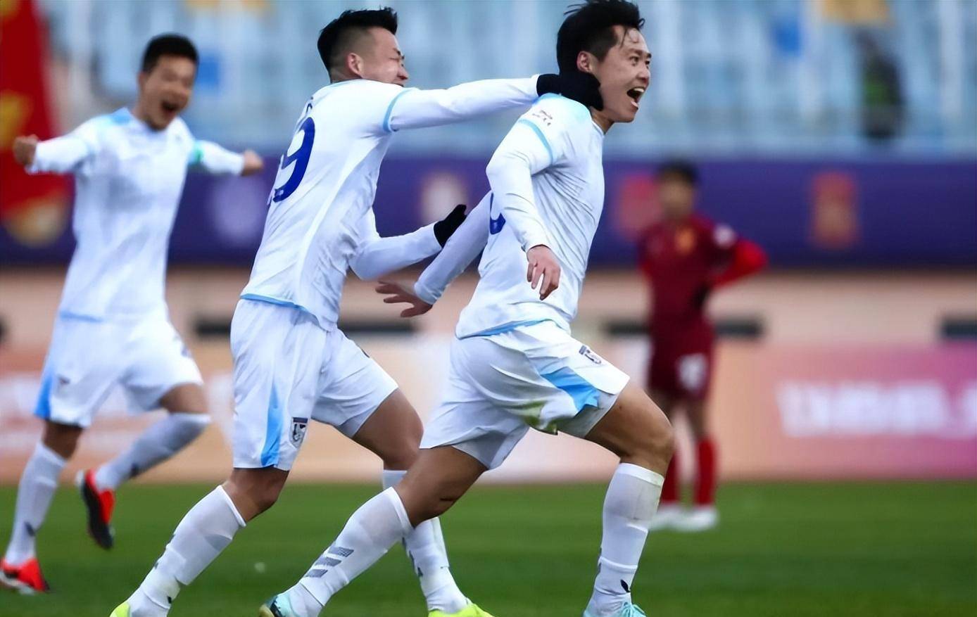 爱游戏APP:降级球队大连人队“重返中超”，球迷：先活下来再说吧！的简单介绍