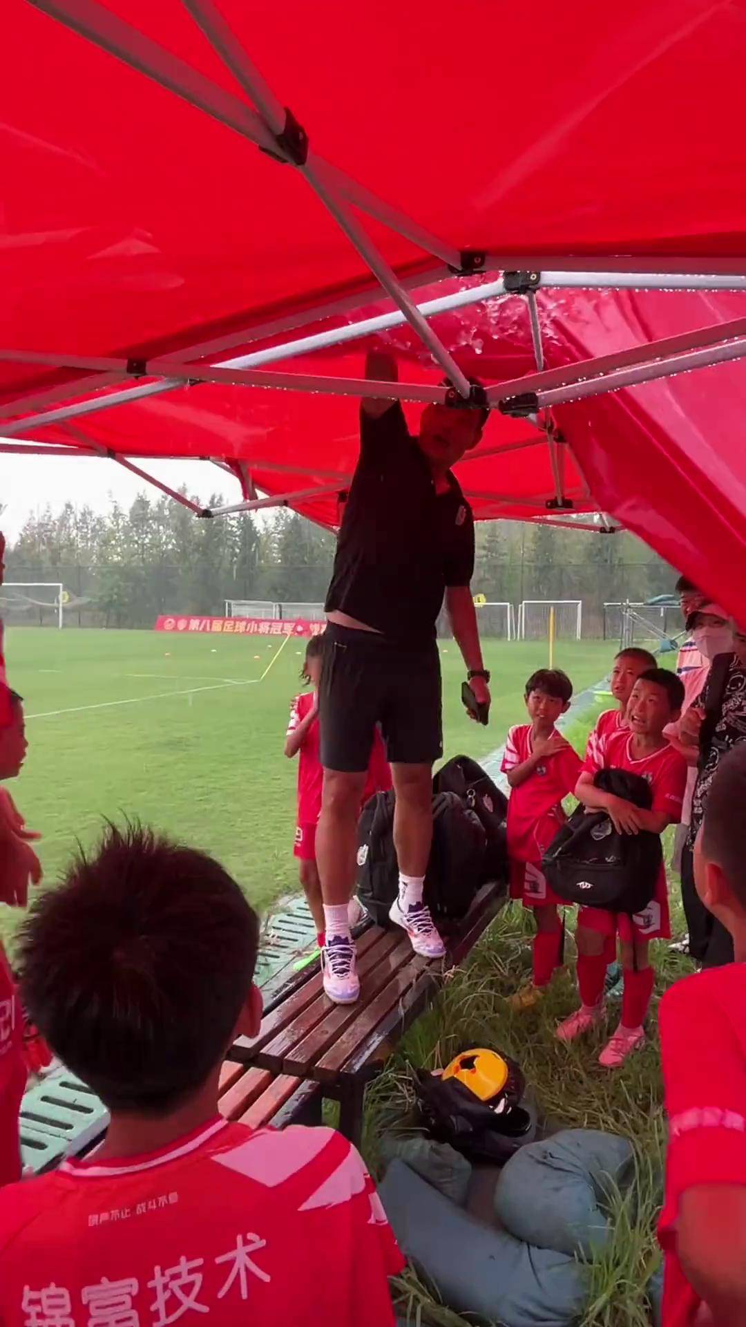 包含爱游戏体育:德甲的青训优势：如何培养顶级足球人才的词条